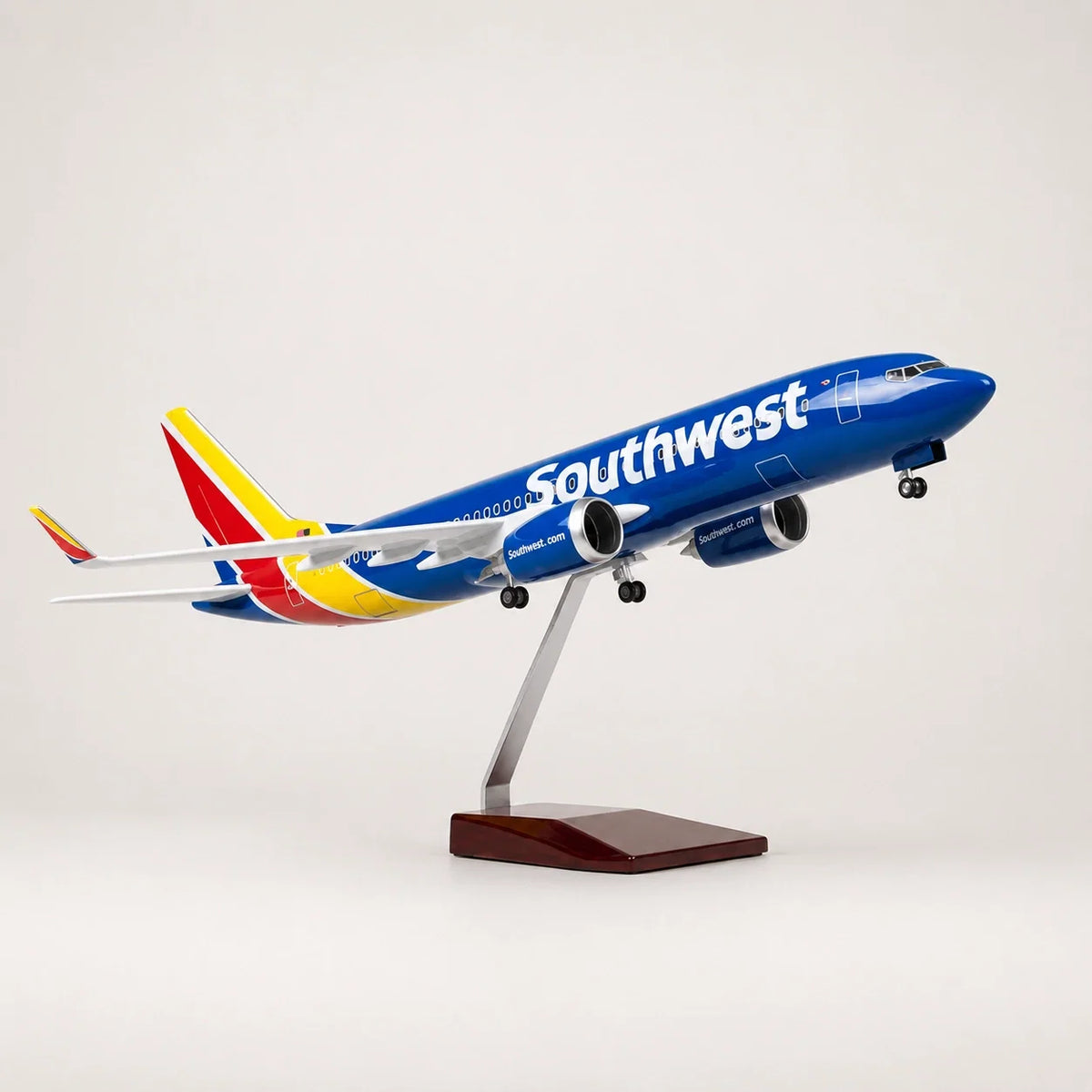 Southwest Airlines Boeing 737 1:85 Scale Model — view 4