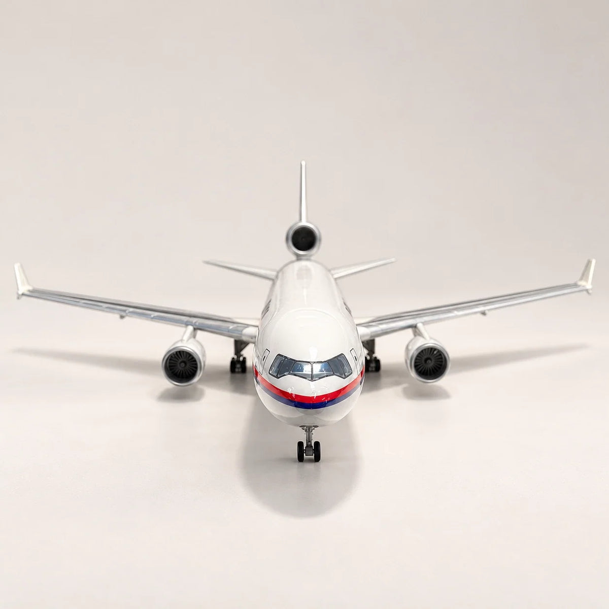 Malaysia Airlines McDonnell Douglas MD-11 1:130 Scale Model — view 9