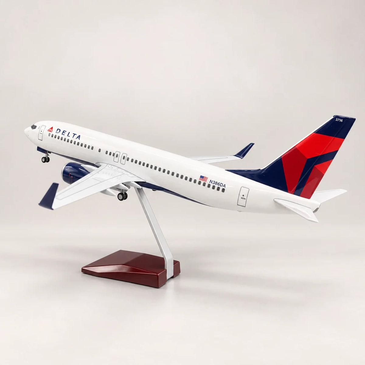 Delta Air Lines Boeing 737 1:85 Scale Model — view 5
