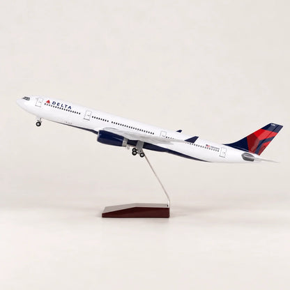 Delta Air Lines Airbus A330-300 1:135 Scale Model