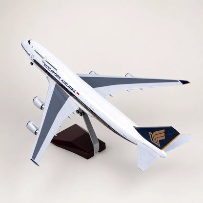 Singapore Airlines Boeing 747 Classic Livery 1:150 Scale Model — view 6