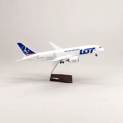 LOT Polish Airlines Boeing 787 1:130 Scale Model — view 2