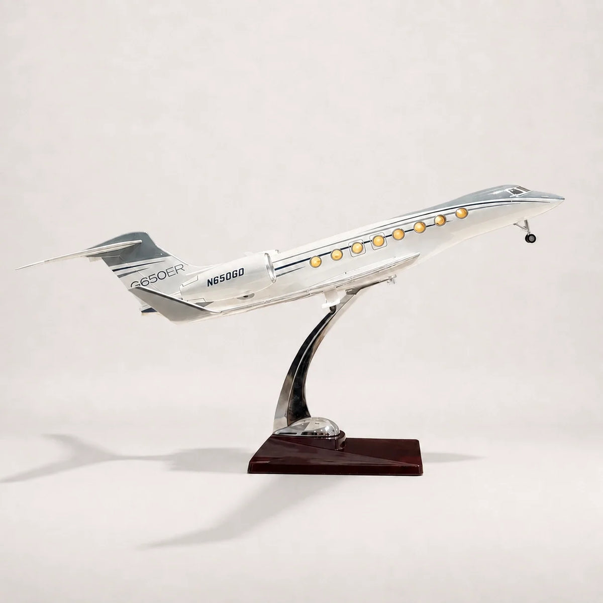 Gulfstream G650ER 1:50 Scale Model — view 11