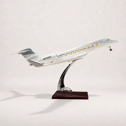 Gulfstream G650ER 1:50 Scale Model — view 11