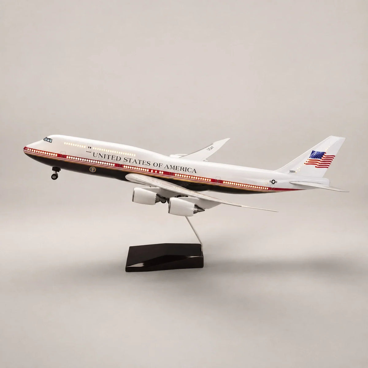 USAF Boeing 747 Presidential Aircraft 1:150 Scale Model — view 5
