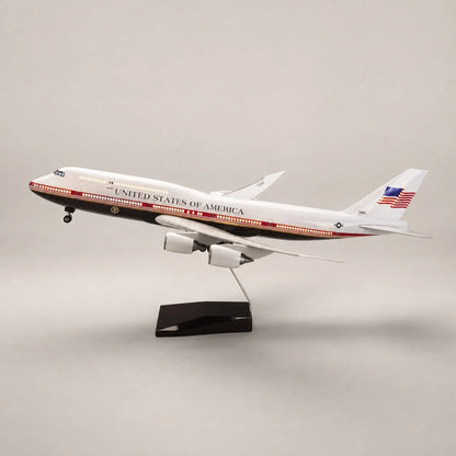 USAF Boeing 747 Presidential Aircraft 1:150 Scale Model — view 5