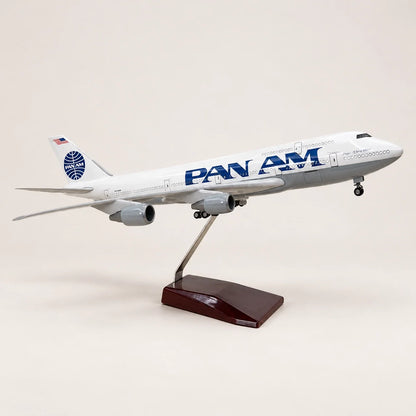 Pan American World Airways Boeing 747-400 1:150 Scale Model — view 4