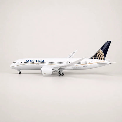 United Airlines Boeing 787 Dreamliner Classic Livery 1:130 Scale Model — view 6