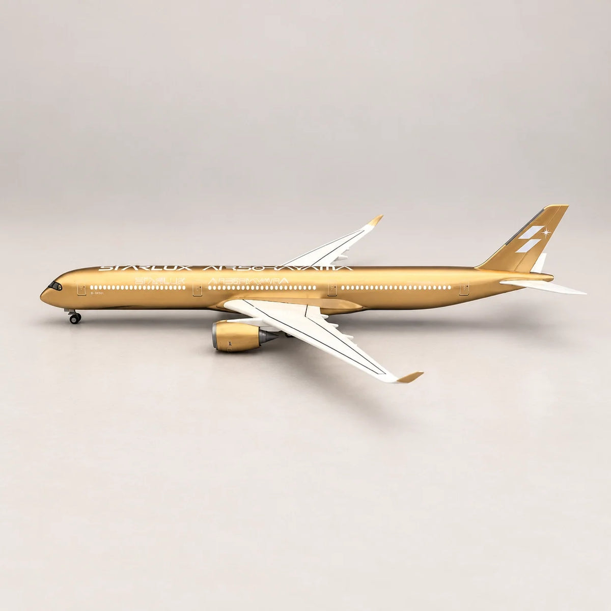 STARLUX Airlines Airbus A350-1000 Gold Livery 1:157 Scale Model — view 8