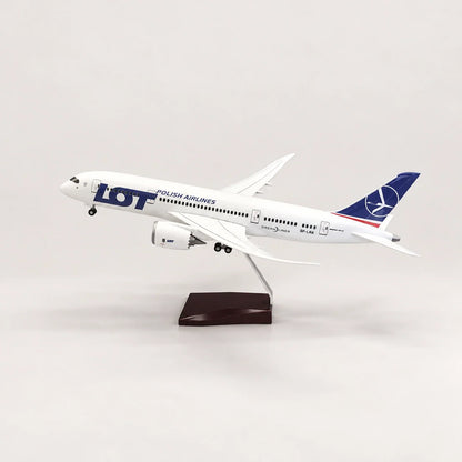 LOT Polish Airlines Boeing 787 1:130 Scale Model
