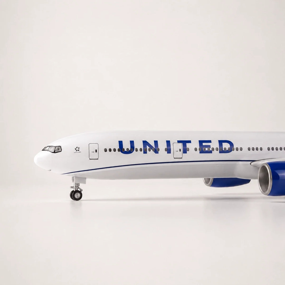 United Airlines Boeing 777 1:157 Scale Model — view 6