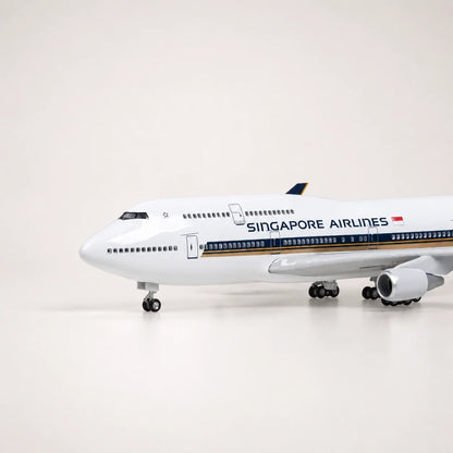 Singapore Airlines Boeing 747 Classic Livery 1:150 Scale Model — view 13