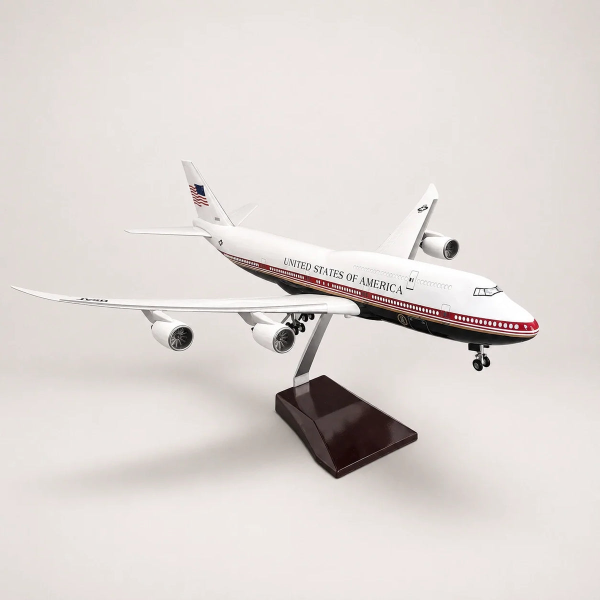 USAF Boeing 747 Presidential Aircraft 1:150 Scale Model — view 7