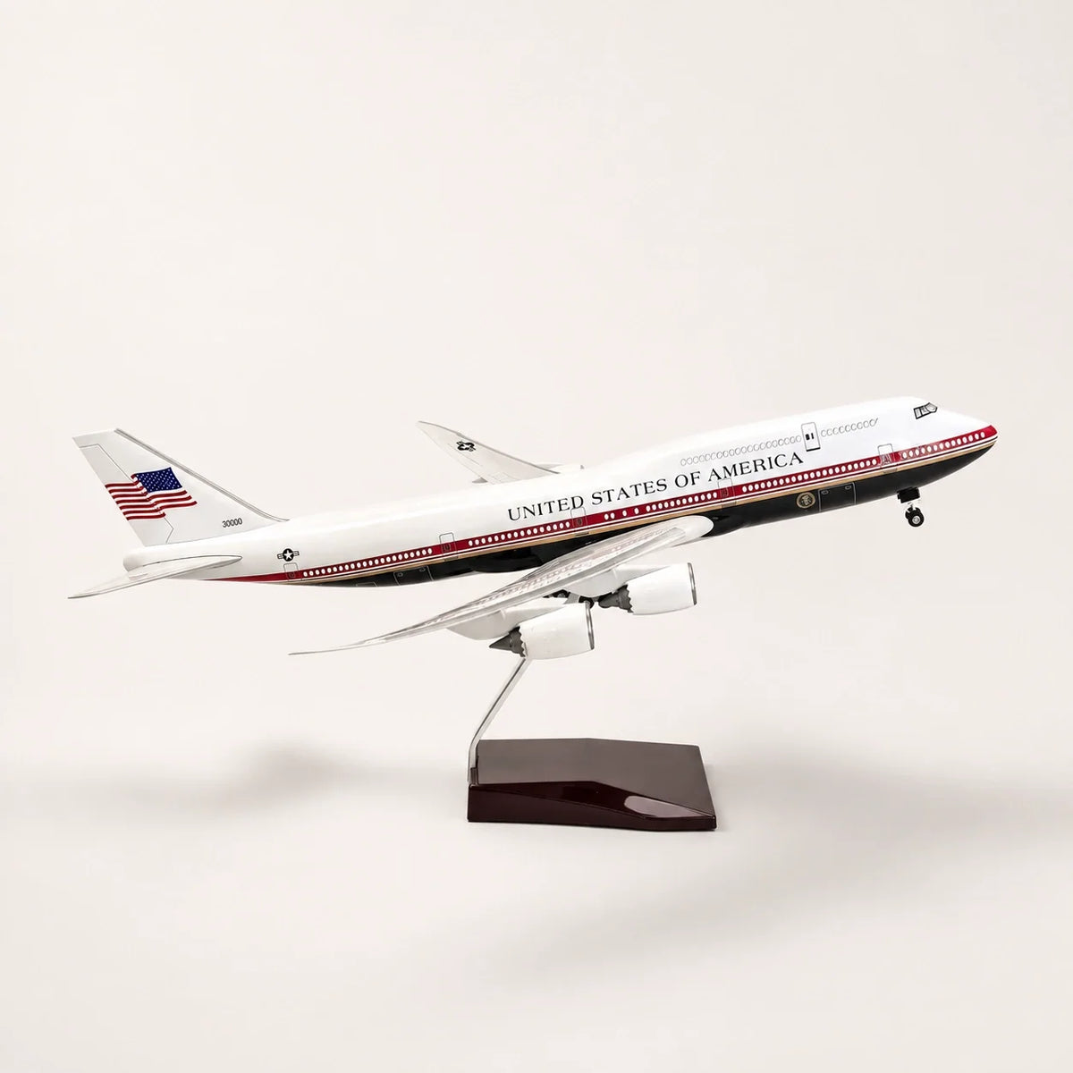USAF Boeing 747 Presidential Aircraft 1:150 Scale Model — view 2