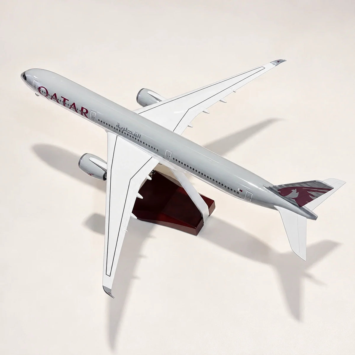 Qatar Airways Airbus A350-1000 1:157 Scale Model — view 3