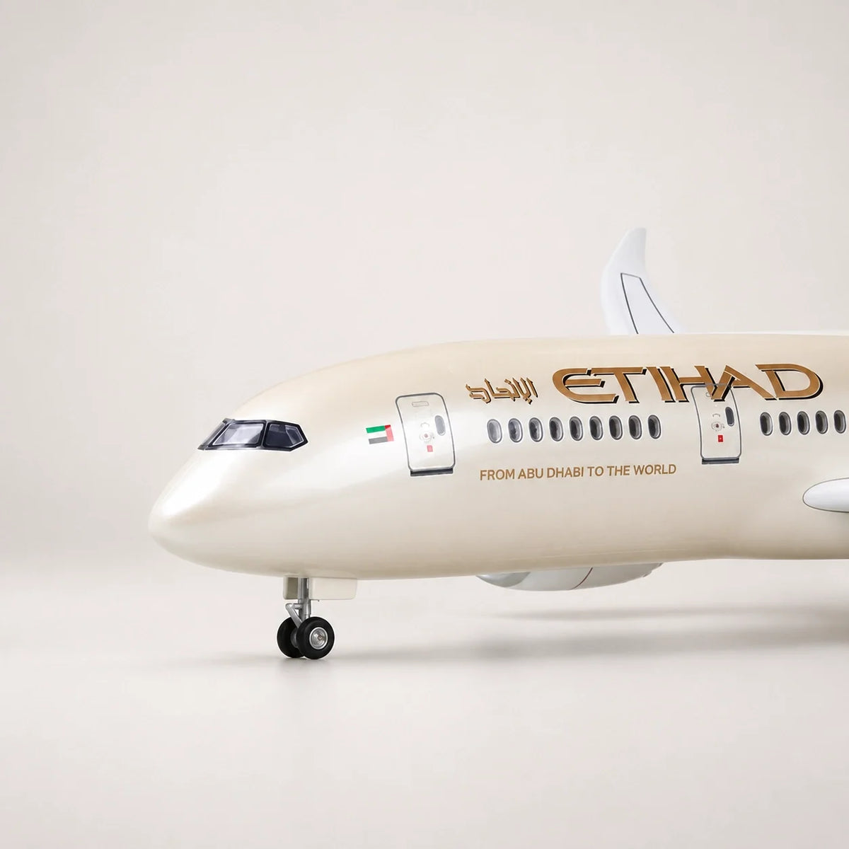 Etihad Airways Boeing 787 Dreamliner 1:130 Scale Model — view 8