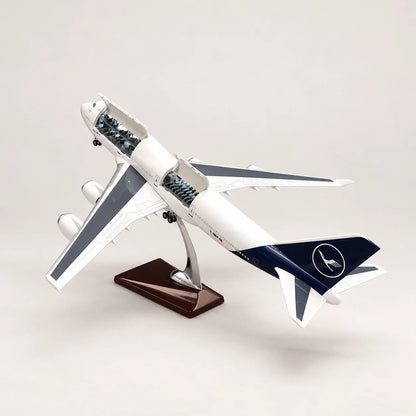 Lufthansa Boeing 747 New Livery 1:150 Scale Model — view 4