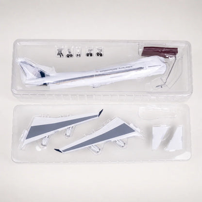 Singapore Airlines Boeing 747 Classic Livery 1:150 Scale Model — view 15