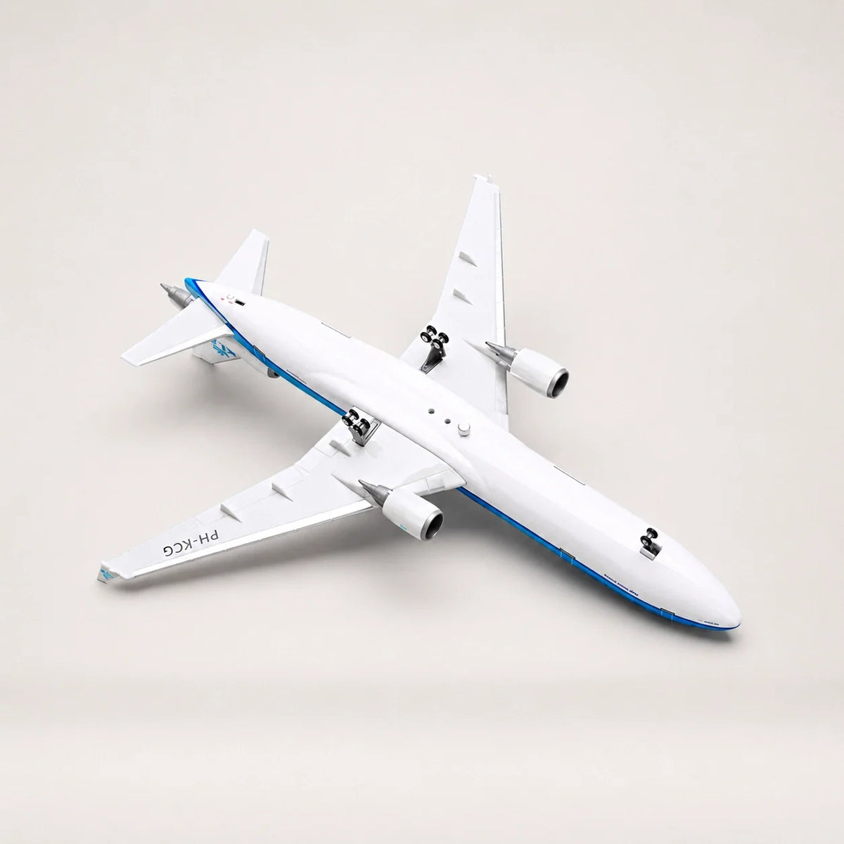 KLM Royal Dutch Airlines McDonnell Douglas MD-11 1:130 Scale Model — view 12