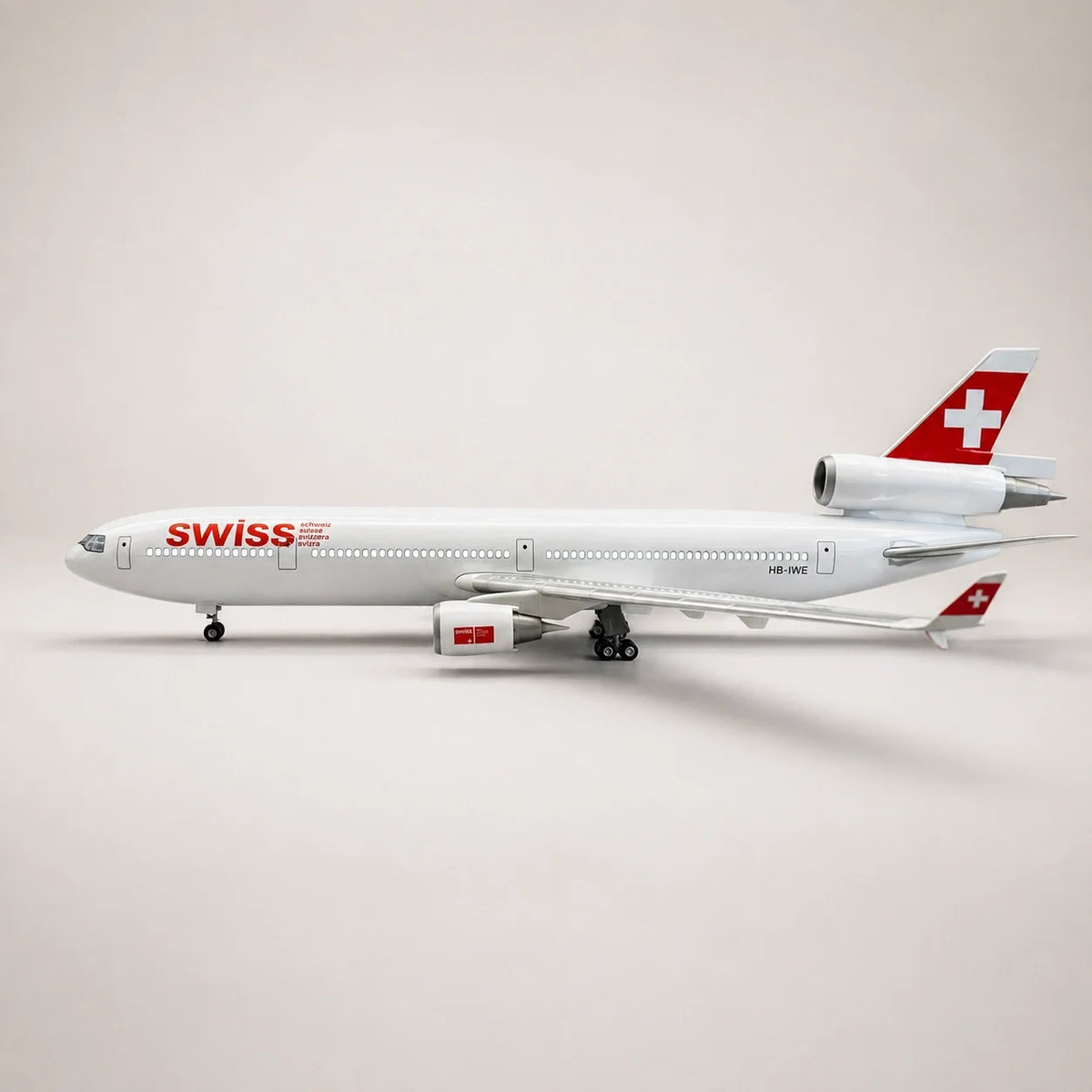 SWISS McDonnell Douglas MD-11 1:130 Scale Model — view 9