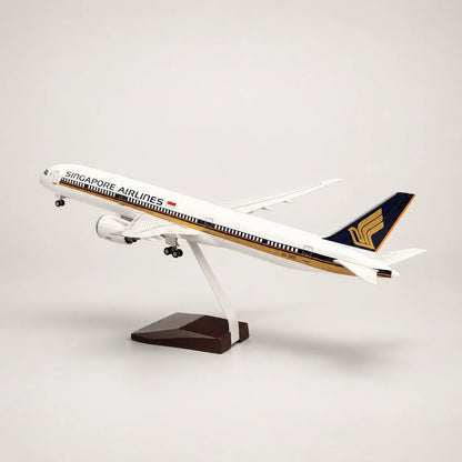 Singapore Airlines Boeing 787-10 1:145 Scale Model — view 3