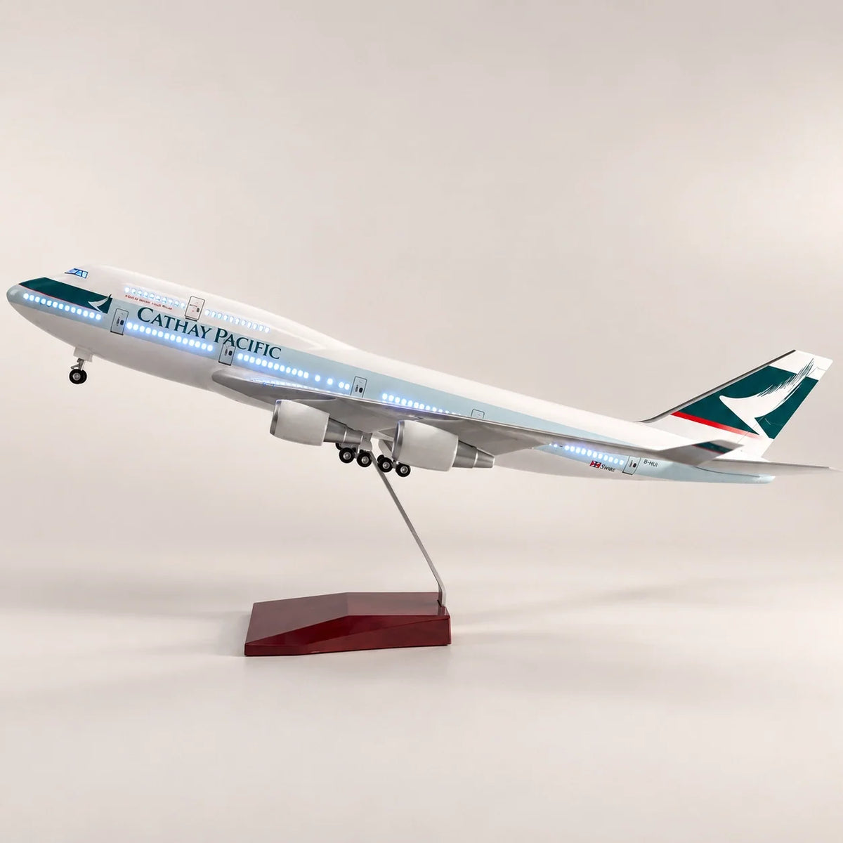 Cathay Pacific Boeing 747 1:150 Scale Model — view 2