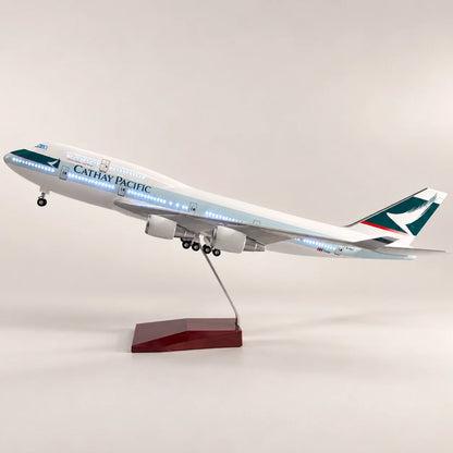 Cathay Pacific Boeing 747 1:150 Scale Model — view 2
