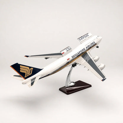 Singapore Airlines Boeing 747 Classic Livery 1:150 Scale Model — view 7