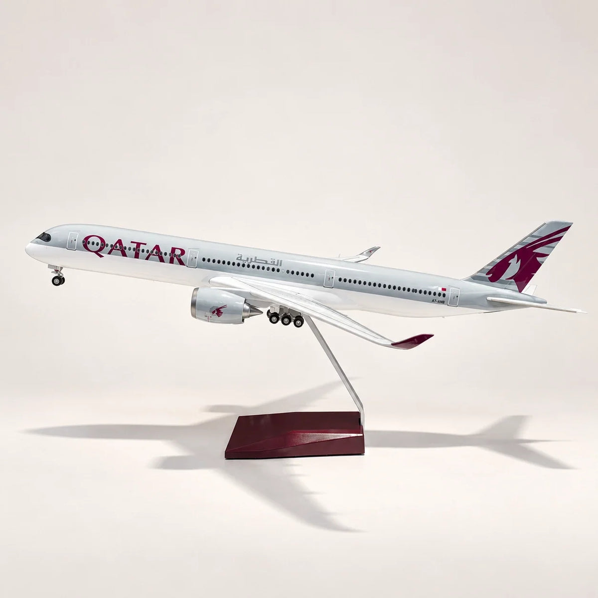 Qatar Airways Airbus A350-1000 1:157 Scale Model — view 2