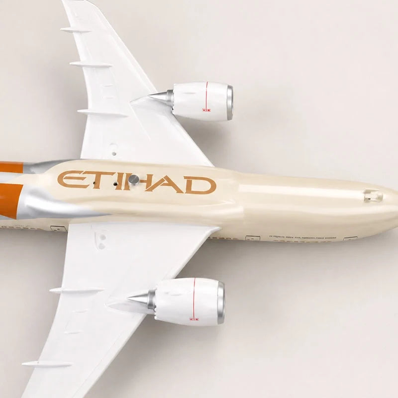 Etihad Airways Boeing 787 Dreamliner 1:130 Scale Model — view 10